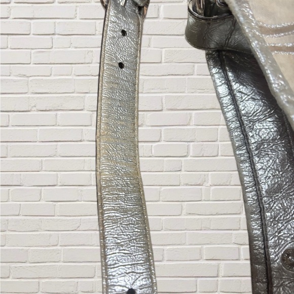 Coach Signature Metallic Silver Hobo Shoulder Bag Purse B1225-15731 Pink Lining - Picture 10 of 14